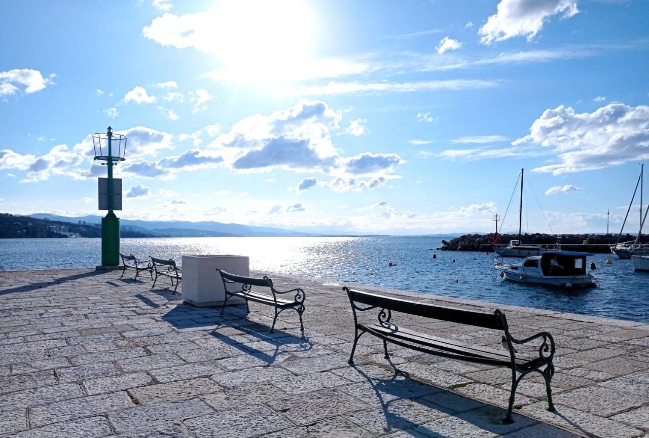 Studio Apartment Surf By The Sea Opatija Eksteriør bilde